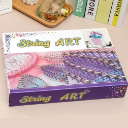 Kreatywny zestaw String Art z lampkami LED 21 × 30 cm – jeż w kwiatach