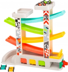 Tor wyścigowy z parkingiem i garażami