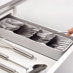 Plastikowy organizer na sztućce z 5 przegródkami