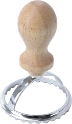 Okrągła wykrawaczka do ravioli i pierogów z drewnianą rączką