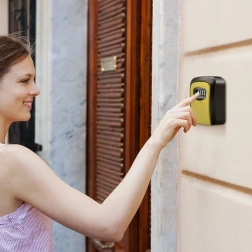 Zamykana skrzynka na klucze – żółta