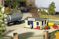 Piko Hobby sklep z olejami Günther – zestaw do budowy H0