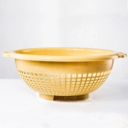 Plastowy durszlak z uchwytami – polski produkt