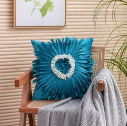 Dekoracyjna poszewka na poduszkę z wzorem chryzantem 45x45 cm