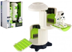 Stacja kosmiczna ze światłami i dźwiękami z astronautą na baterie