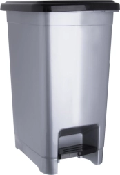 Wąski plastikowy kosz na śmieci z pedałem 10 l Orion