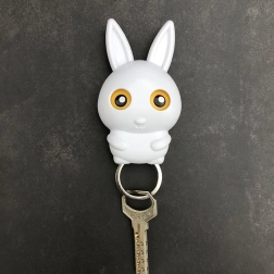 Wieszak na klucze – biały królik