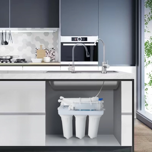 Kompaktowy montaż pod zlewem