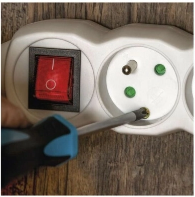 Bezpieczna praca z zabezpieczeniami przed dziećmi