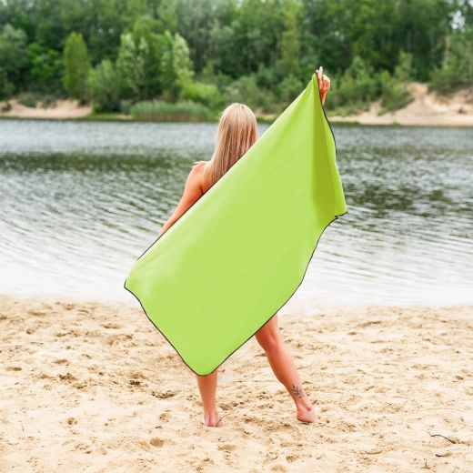 Uniwersalny: na fitness, nad wodę i na kemping