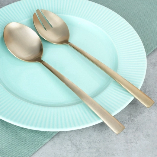 Eleganckie złote wykończenie z efektem satyny