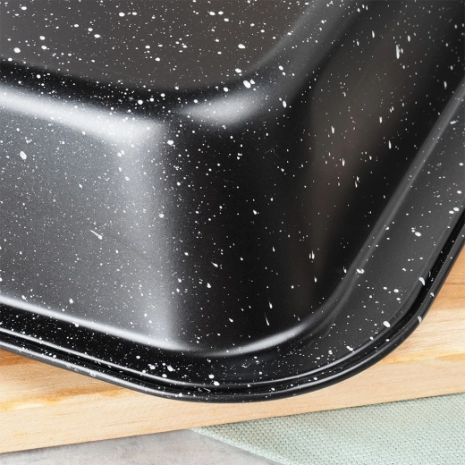 Wysokie krawędzie dla czystej i bezpiecznej manipulacji