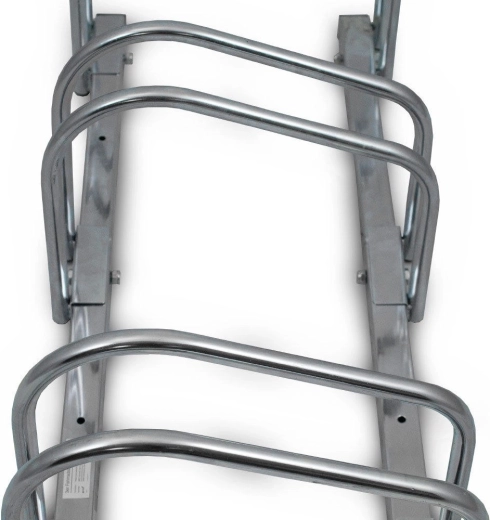 Wytrzymała konstrukcja z powłoką proszkową (IP44)