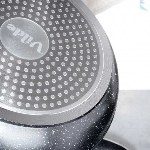 Indukcyjne dno i równomierna dystrybucja ciepła