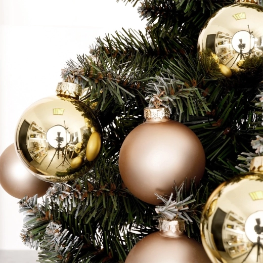 Miks matowych i błyszczących wykończeń dla doskonałego kontrastu