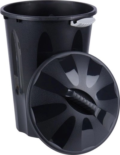 Pokrywa, która skutecznie zatrzymuje zapachy w środku