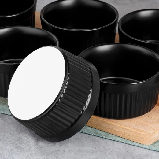 Elegancki design i możliwość sztaplowania