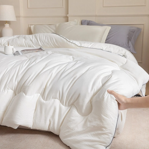 Lekka, puszysta i przyjemna w dotyku