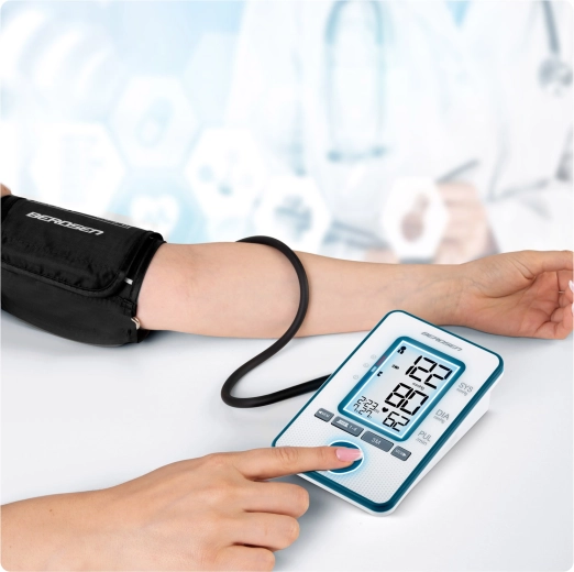 Pomiar jednym przyciskiem i duży wyświetlacz LCD