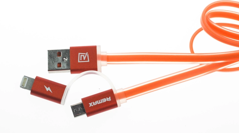 Dwa złącza w jednym: Lightning i micro‑USB