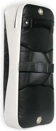 Wzmocnione paski z metalowymi klamrami