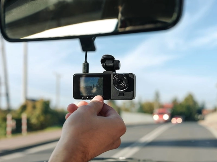 Nieprzerwana ochrona: tryb parkingowy i G‑sensor