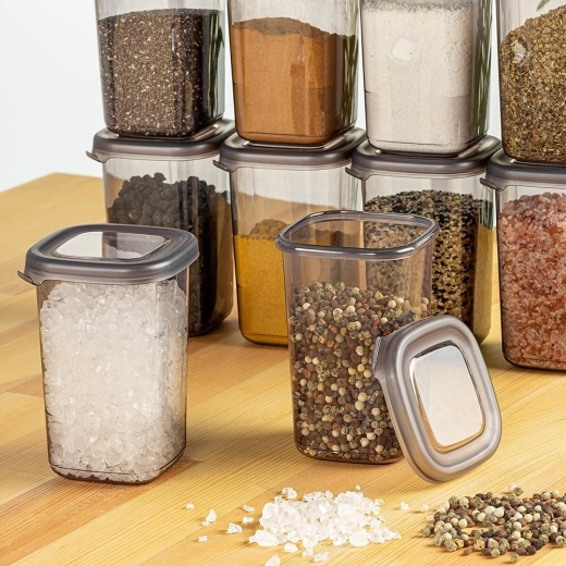 Możliwość sztaplowania oszczędza miejsce