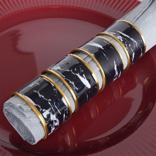 Praktyczne i dekoracyjne trzymanie serwetek