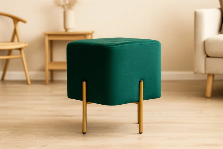 Złote metalowe nogi ze stabilnym podparciem