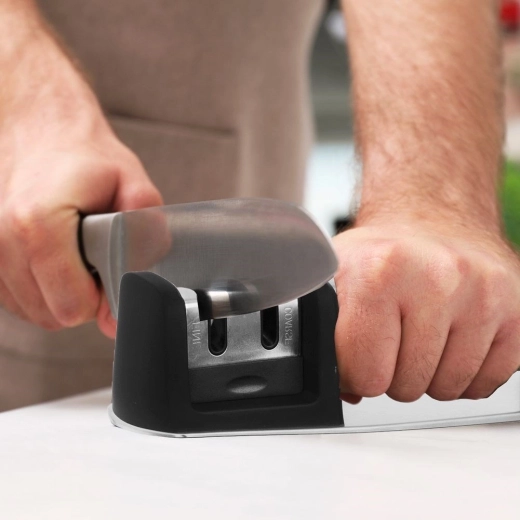 Bezpieczna i stabilna praca na blacie kuchennym