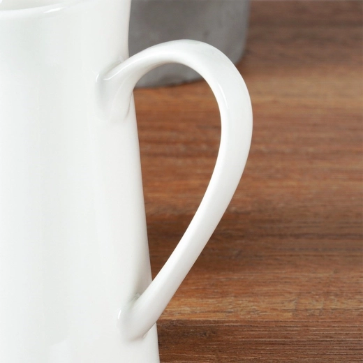 Wygodne trzymanie dzięki ergonomicznemu uchu