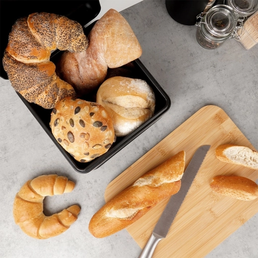 Wygodna pokrywa na zawiasach