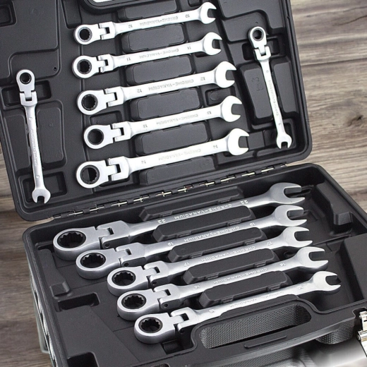 Przejrzyste przechowywanie w wytrzymałej walizce