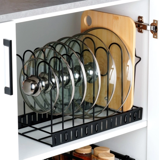 Porządek w szafce i na blacie