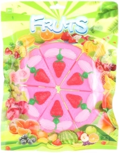 Plastowy tort z nożem