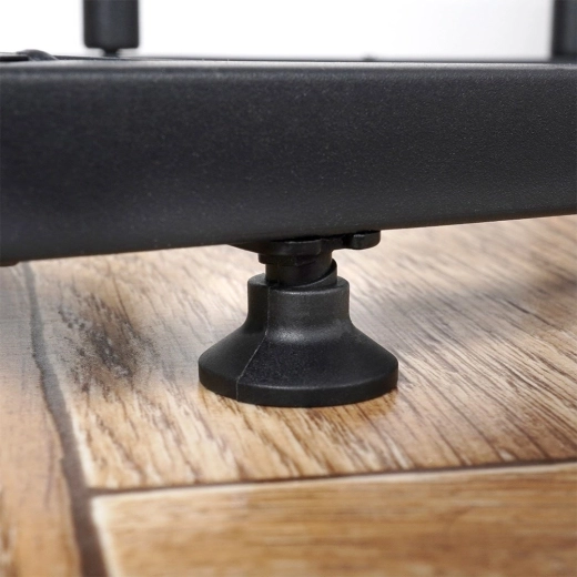 Stabilna konstrukcja z regulowanymi stopkami