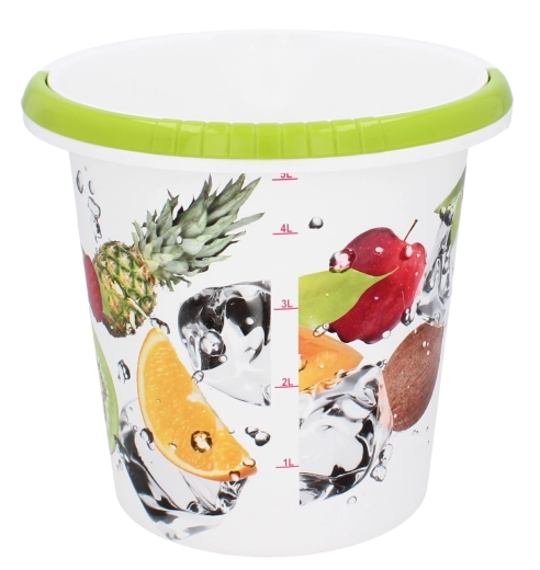 Szeroki wlew ułatwiający napełnianie i wylewanie