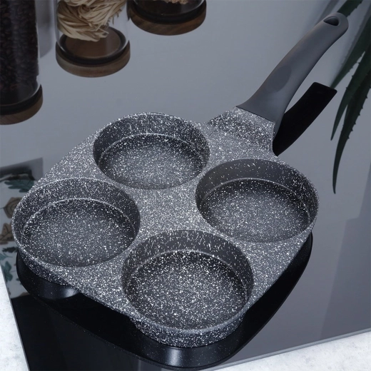 Cztery idealnie okrągłe porcje jednocześnie