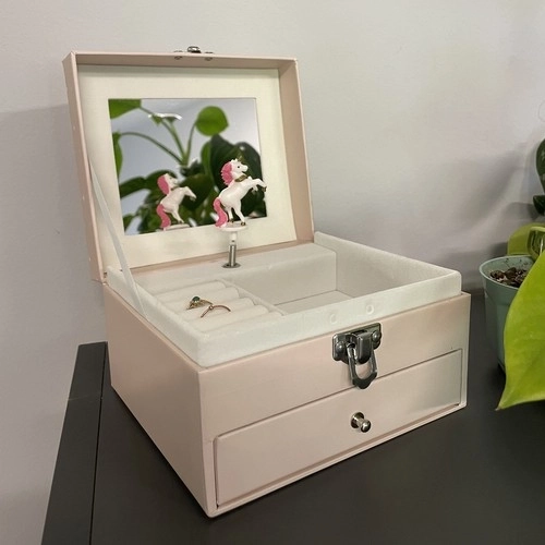 Pozytywka z obracającym się jednorożcem