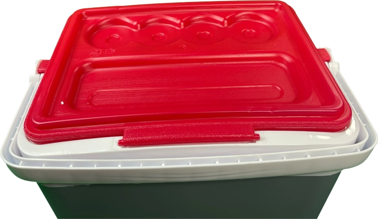 Sprytna pokrywa z uchwytami