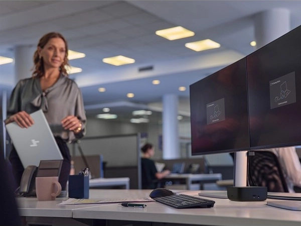 Połączenie jednym kablem i zasilanie do 100 W