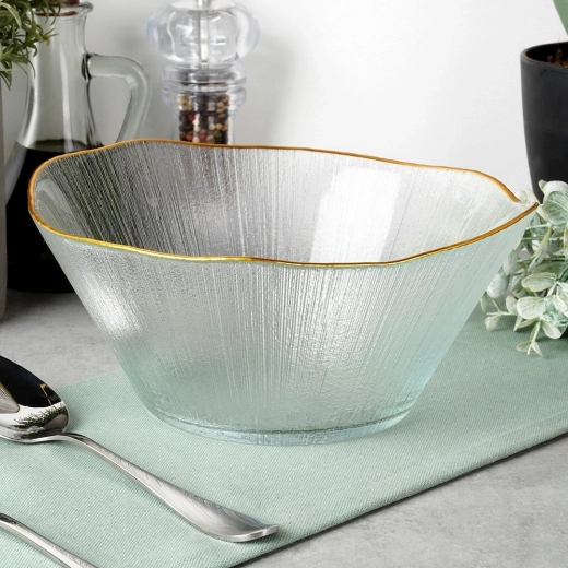 Teksturowane przezroczyste szkło o nowoczesnym kształcie