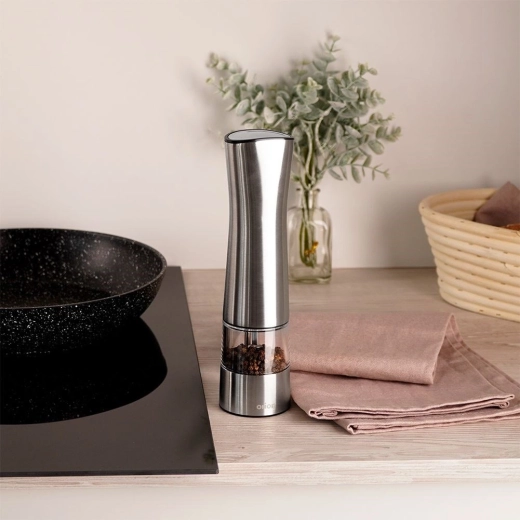 Eleganckie wykończenie ze stali nierdzewnej do nowoczesnej kuchni