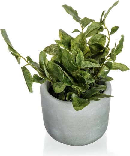 Realistyczna zieleń bez trosk