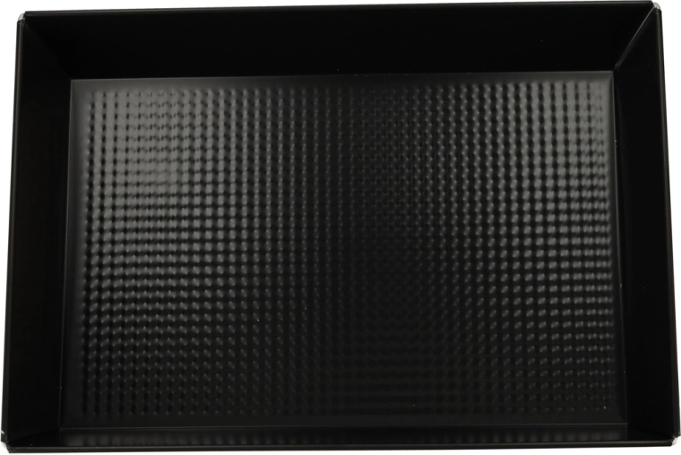 Solidne wykonanie ze wzmocnionymi rogami