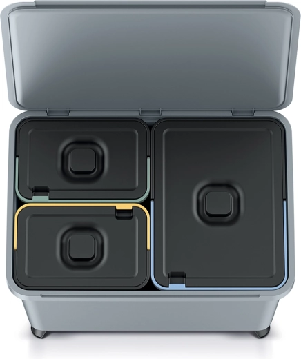 Trzy oddzielne pojemniki dla przejrzystej segregacji