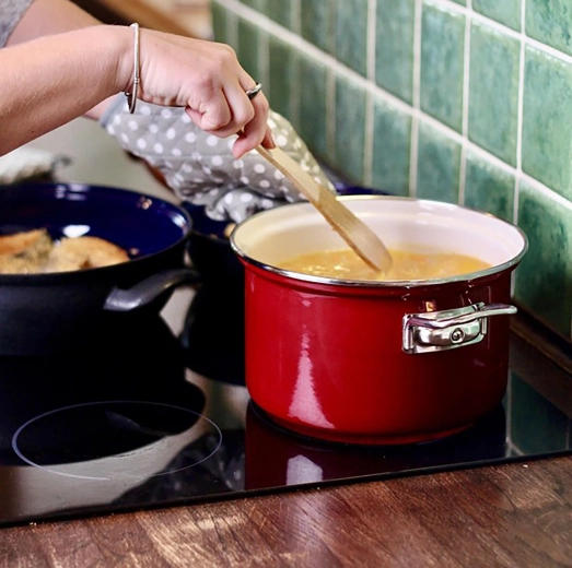 Wszechstronne zastosowanie na wszystkich typach kuchenek