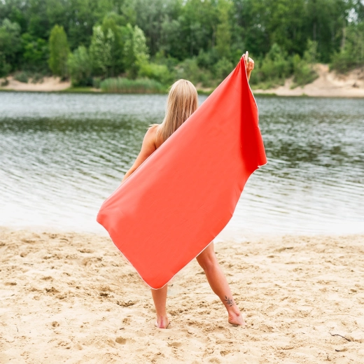 Lekki towarzysz nad wodę i w podróże