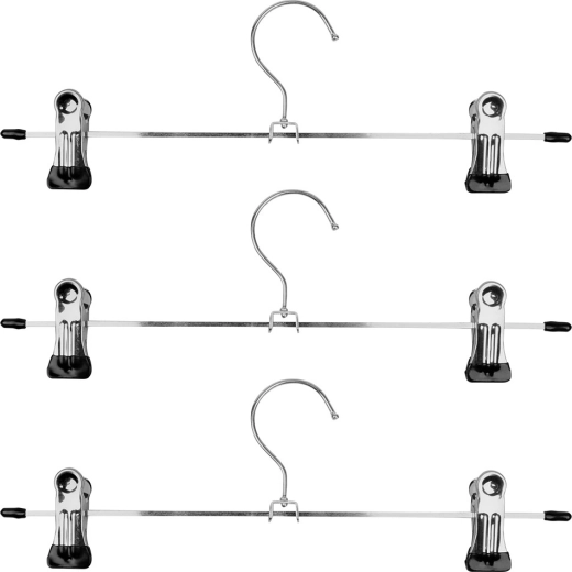 Wytrzymała metalowa konstrukcja w srebrnym kolorze