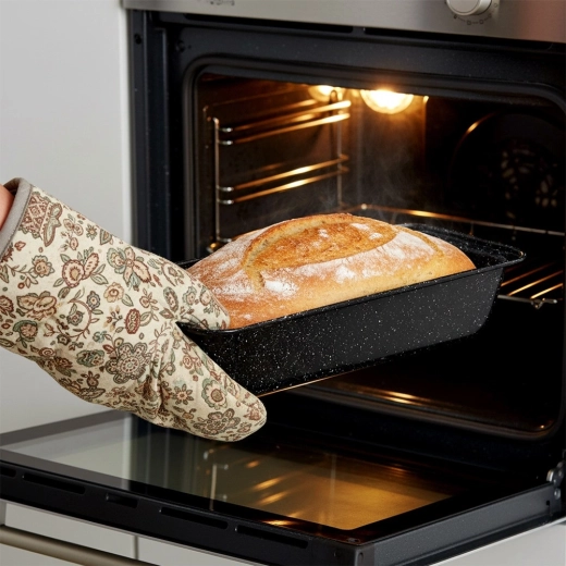 Równomierne pieczenie do 230 °C